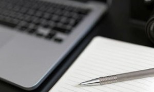 “央国企高端新能源汽车第一股”登陆港交所