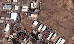 死伤惨重！双方互相轰炸对方核设施，1吨重弹头砸中以色列核基地，战争红线已破